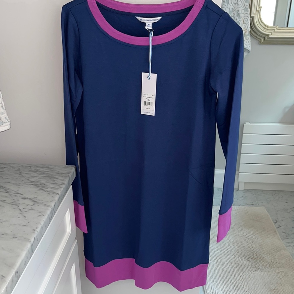 NWT-Southern Tide XS navy dress. Straight fit. Flattering bow neck.